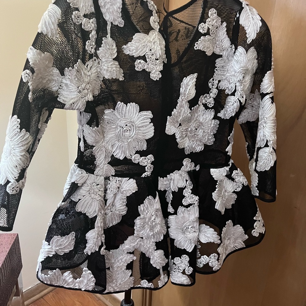 Elegant Black and White Floral Lace Top